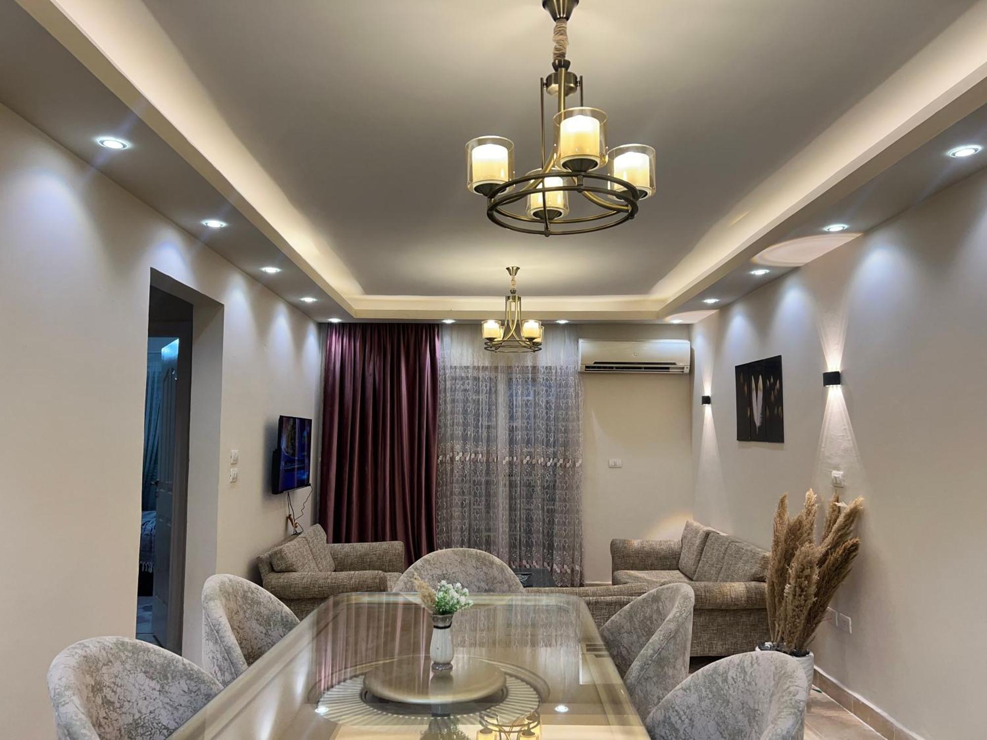 شقه مفروشه ارضي بحديقه خاصه In Cairo