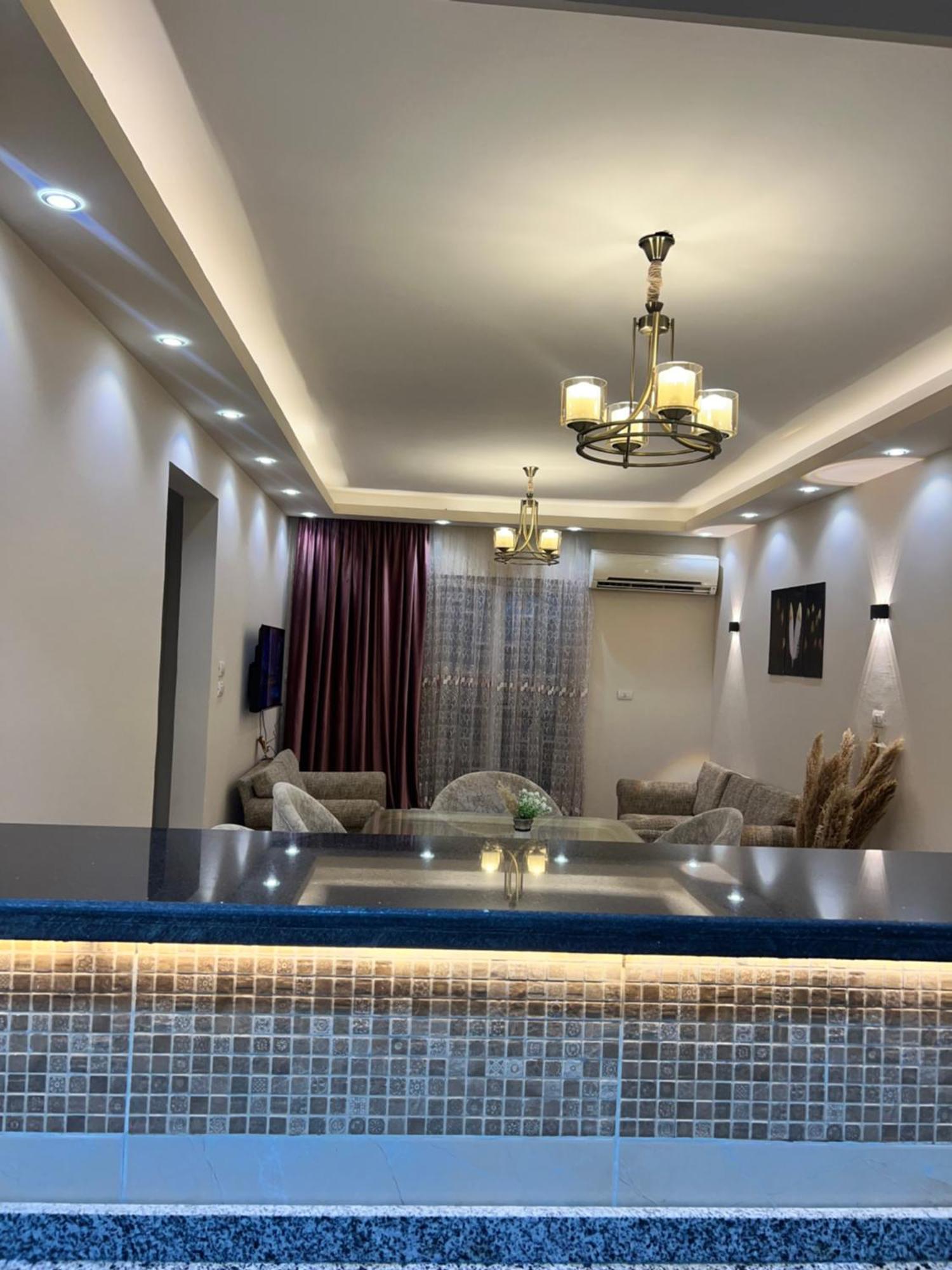 شقه مفروشه ارضي بحديقه خاصه In Apartment