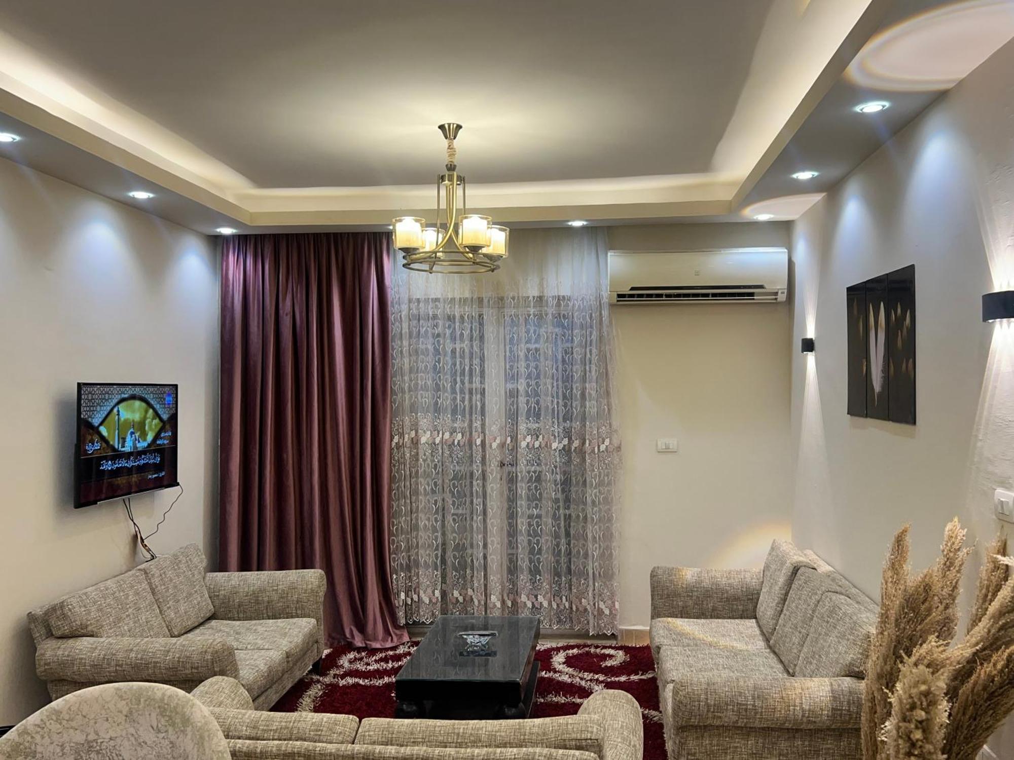 Apartment شقه مفروشه ارضي بحديقه خاصه In